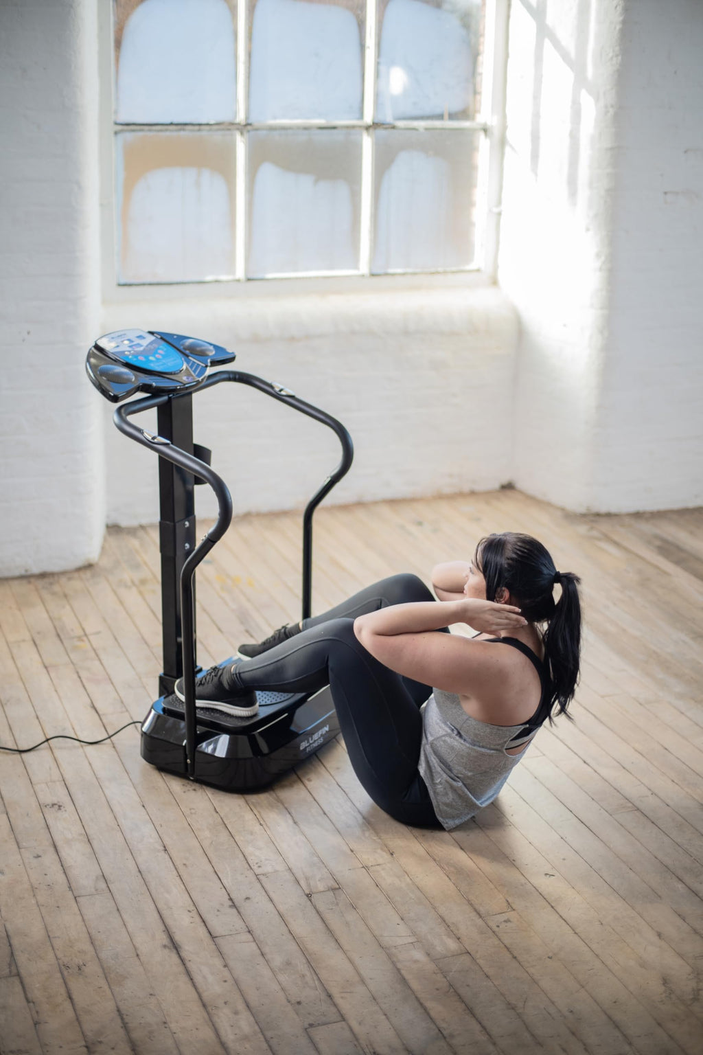 Bluefin Vibrationsplatte Pro – Leise Motoren, Lautsprecher, Schwarz